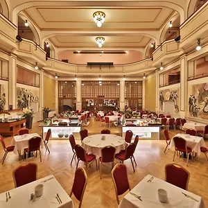 Ariston Hotell