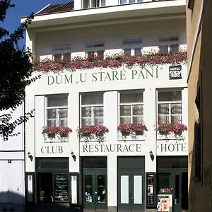 U Stare Pani - At The Old Lady מלון